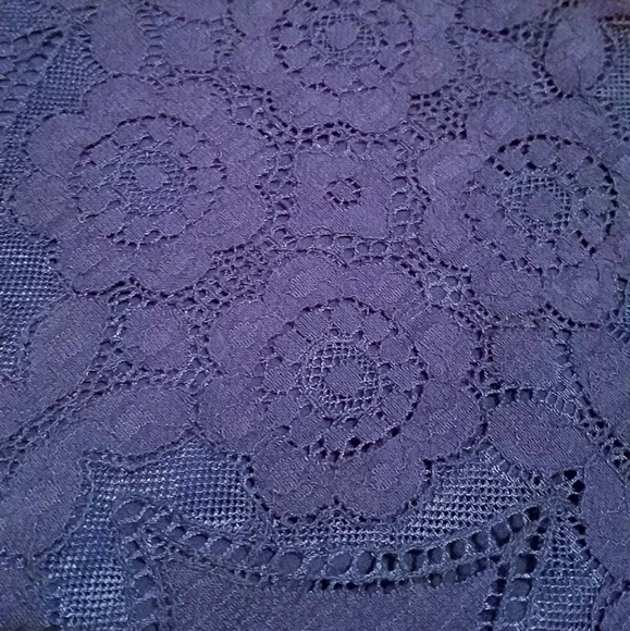 NWOT Liz Claiborne Navy Lace Overlay Top - Picture 3 of 3